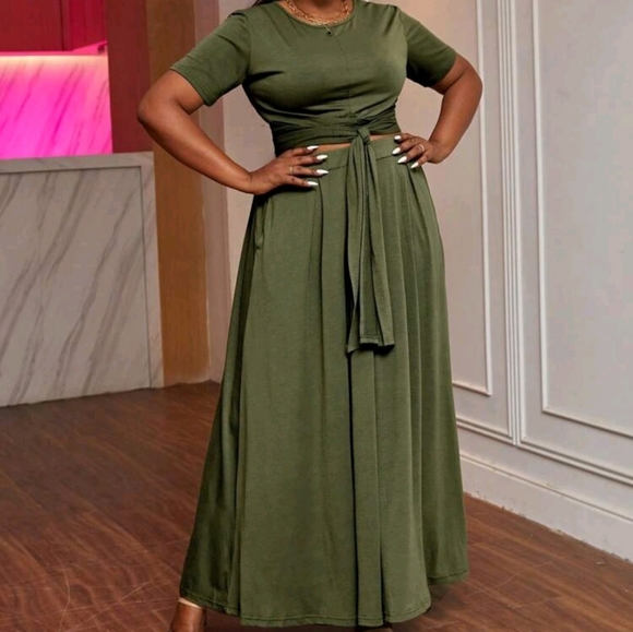 SHEIN Dresses & Skirts - Coord skirt set 💚